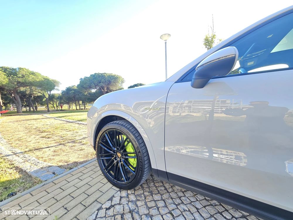 Porsche Cayenne Coupé E-Hybrid - 3