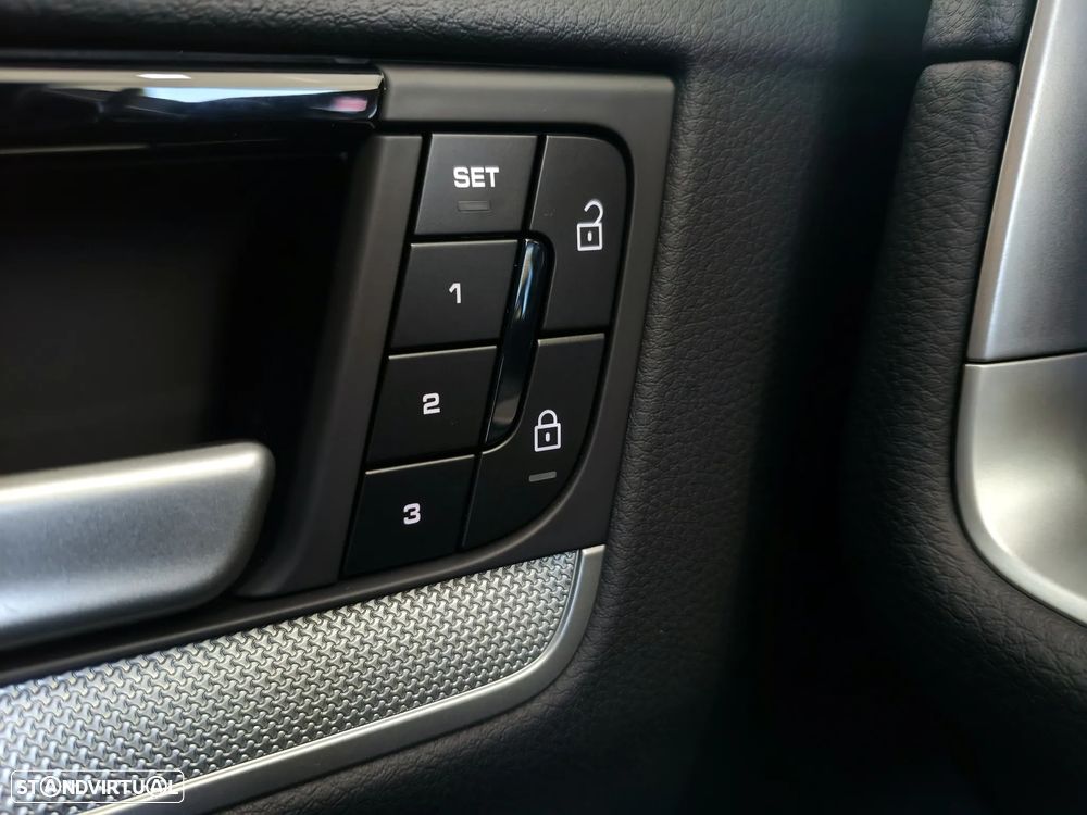 Porsche Cayenne Coupé E-Hybrid - 31