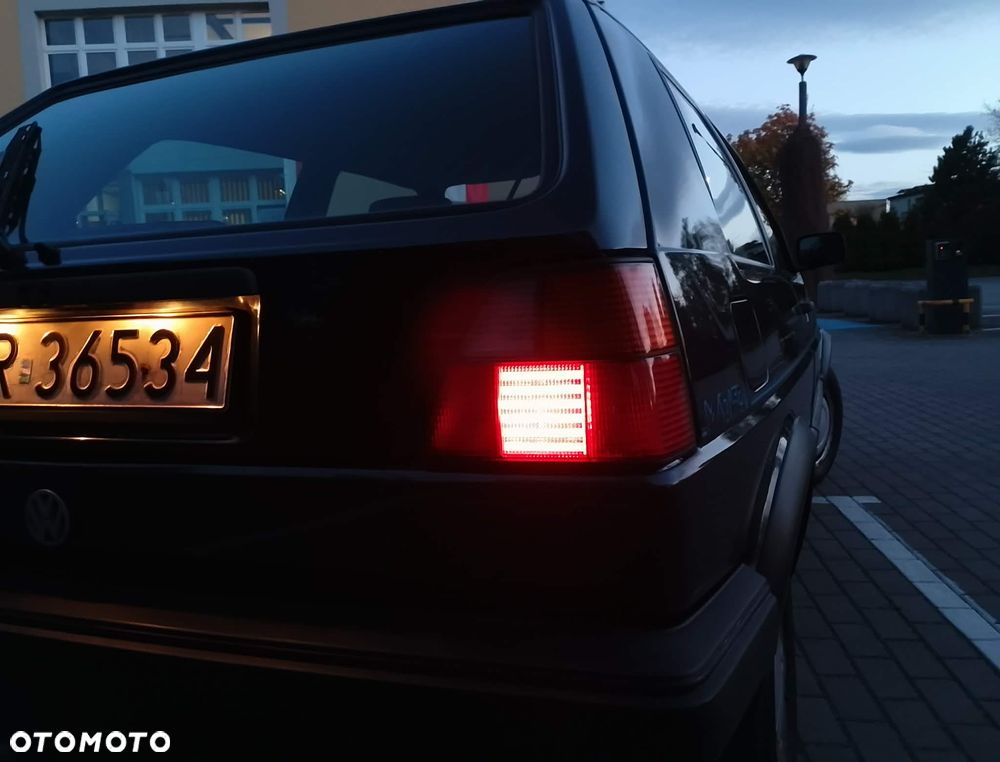 Volkswagen Golf 1.6 CL - 12