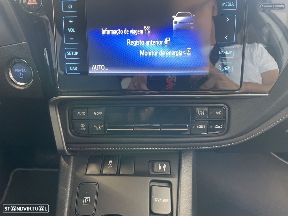 Toyota Auris 1.8 HSD Comfort +P.Techno+P.Sport - 17