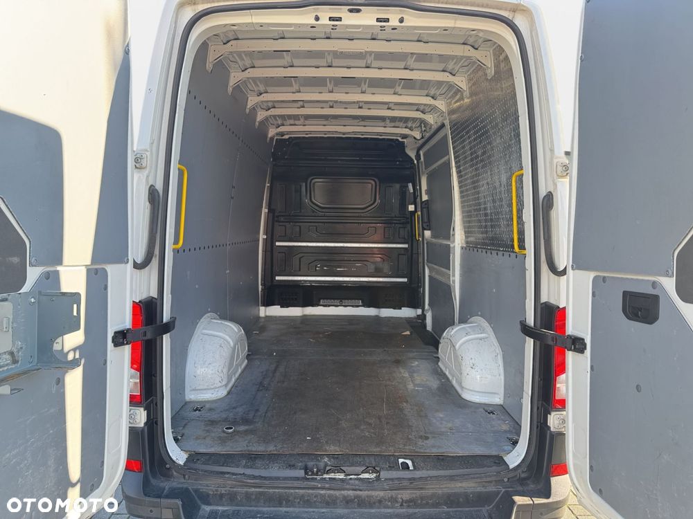 Volkswagen Crafter - 13