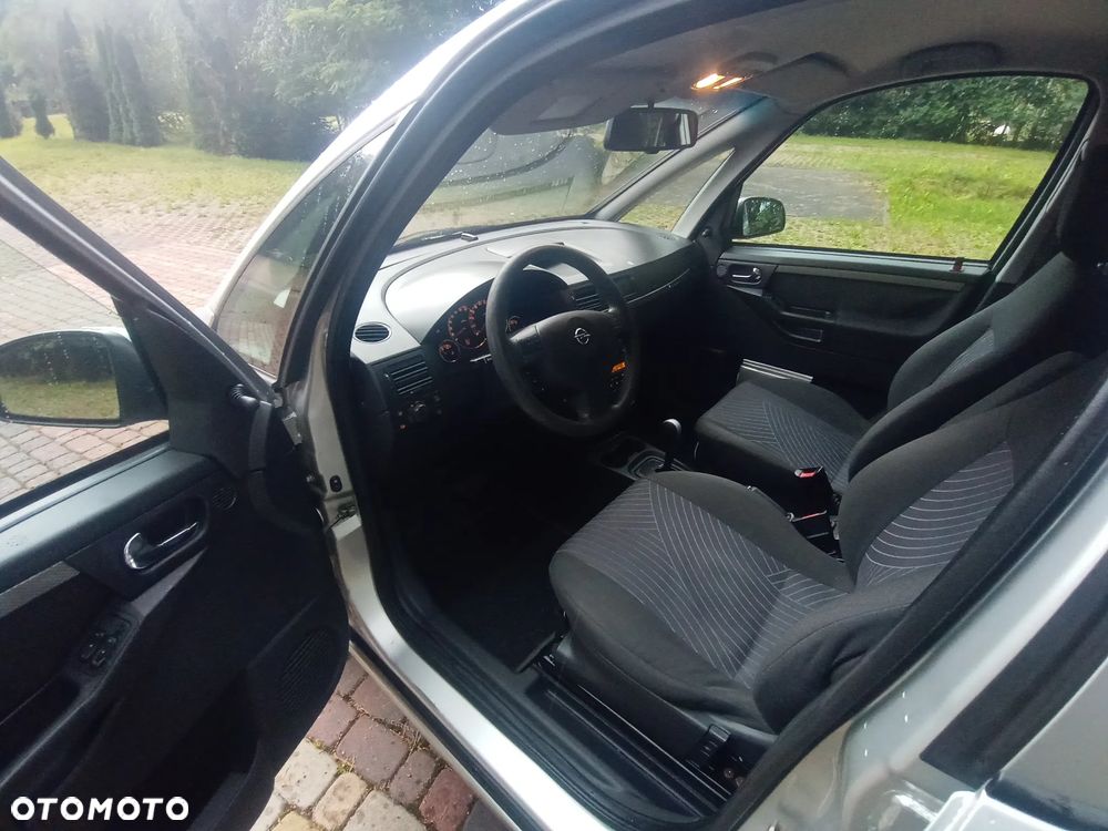 Opel Meriva 1.6 Essentia MTA - 19