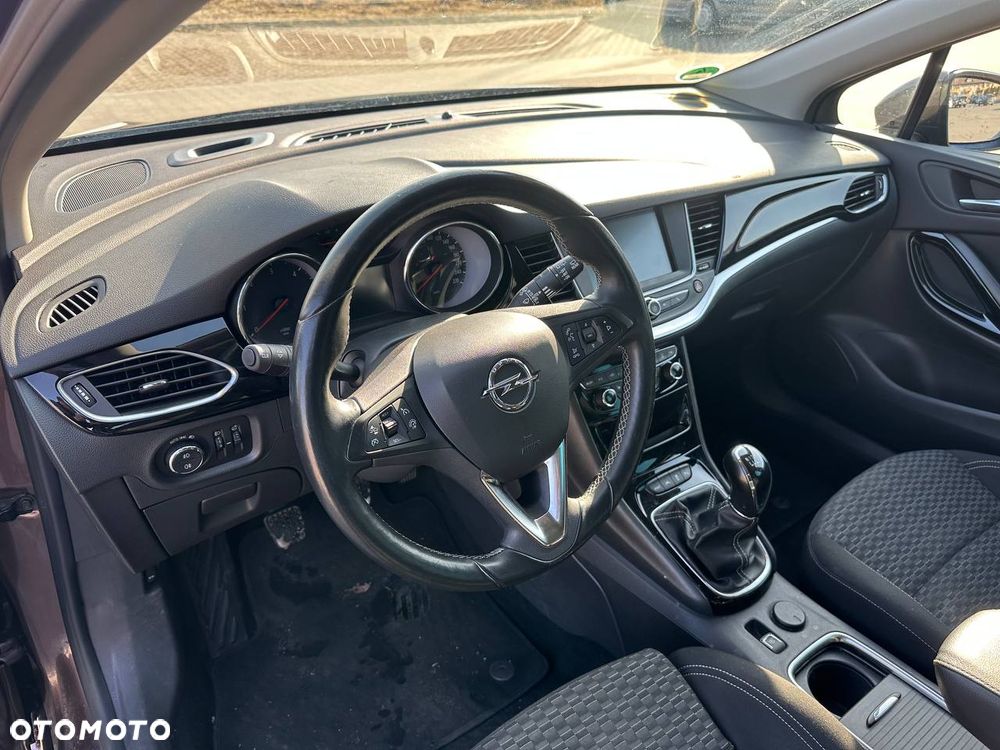 Opel Astra 1.6 D (CDTI) Start/Stop Dynamic - 12