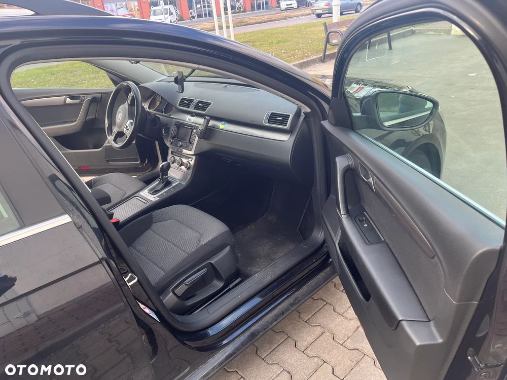 Volkswagen Passat 2.0 TDI Comfortline DSG - 16
