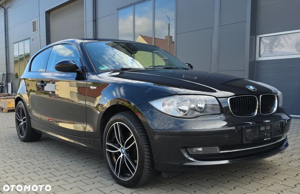 BMW Seria 1 2009 photo 2