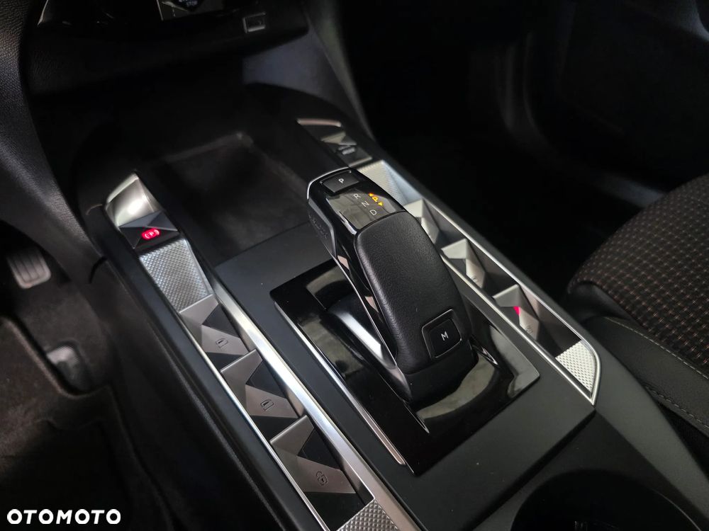 DS Automobiles DS 3 Crossback 1.2 PureTech Performance Line + - 27