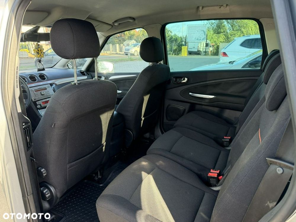 Ford S-Max - 19