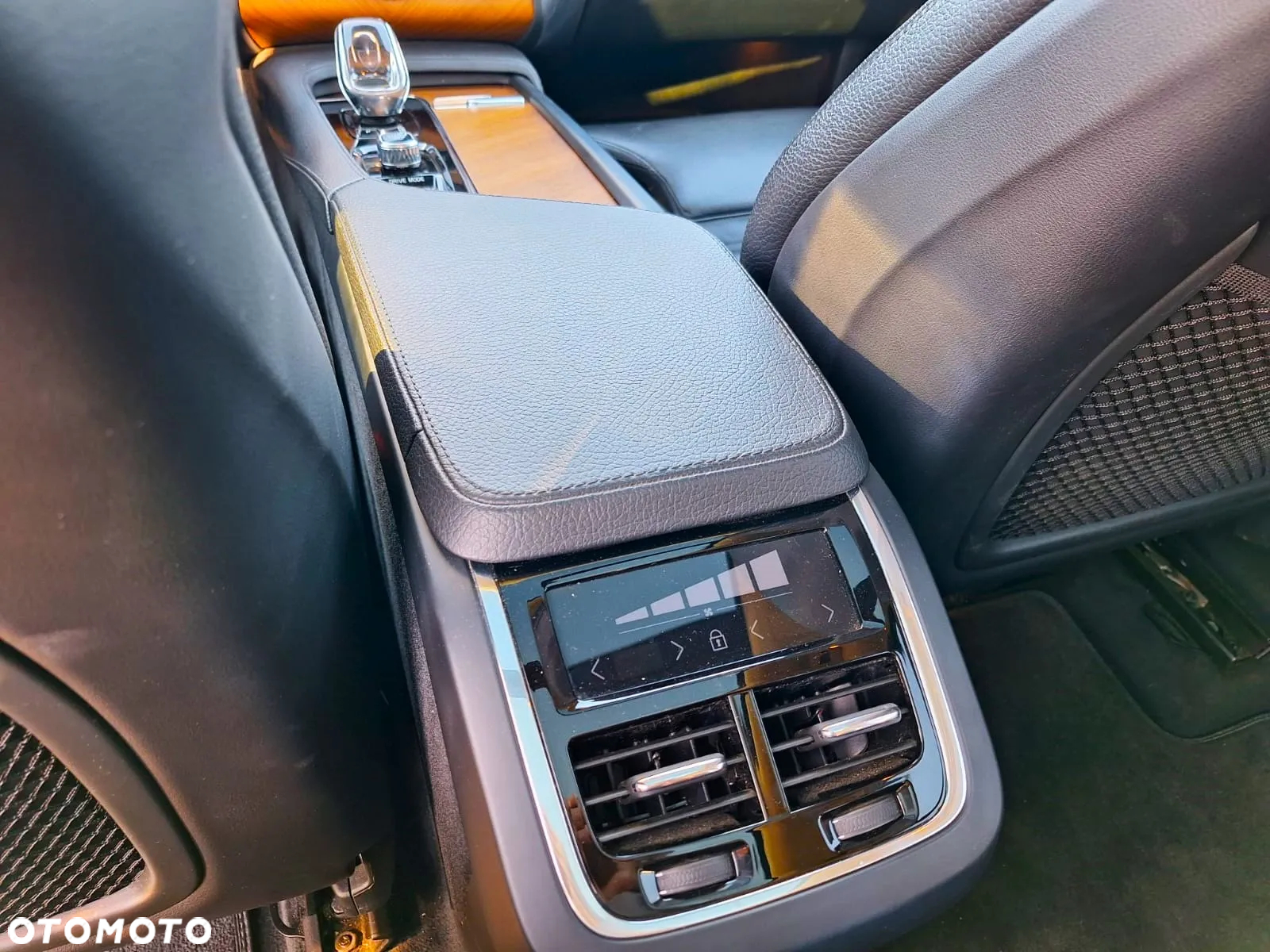 Volvo XC 90 B5 D AWD Momentum Pro - 21