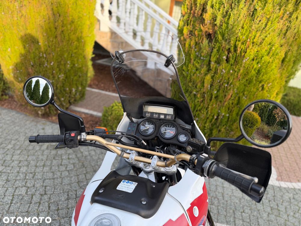 Honda XRV - 19