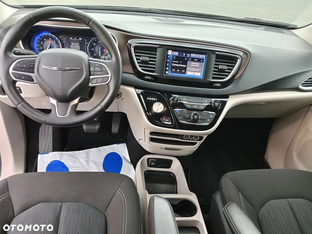 Chrysler Pacifica - 13