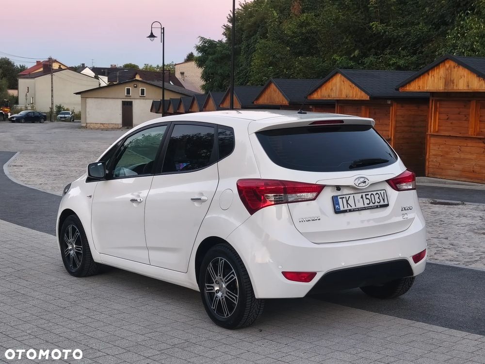 Hyundai ix20 1.4 Premium blue - 20
