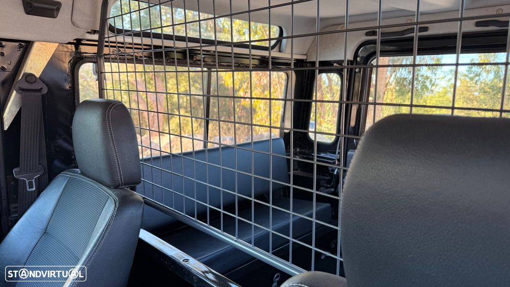 Land Rover Defender 90 2.5 TD5 Metal Top - 34