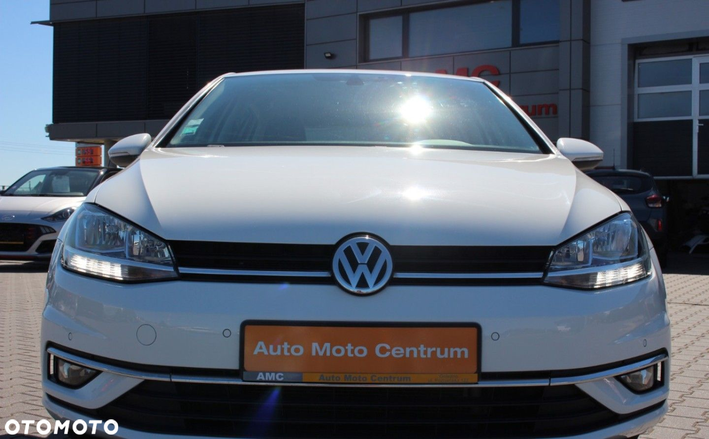 Volkswagen Golf - 2