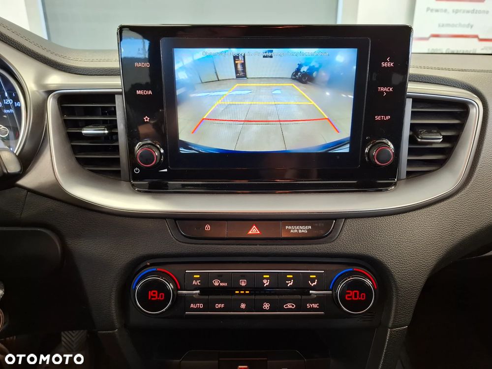 Kia Ceed 1.6 CRDi mHEV M - 6