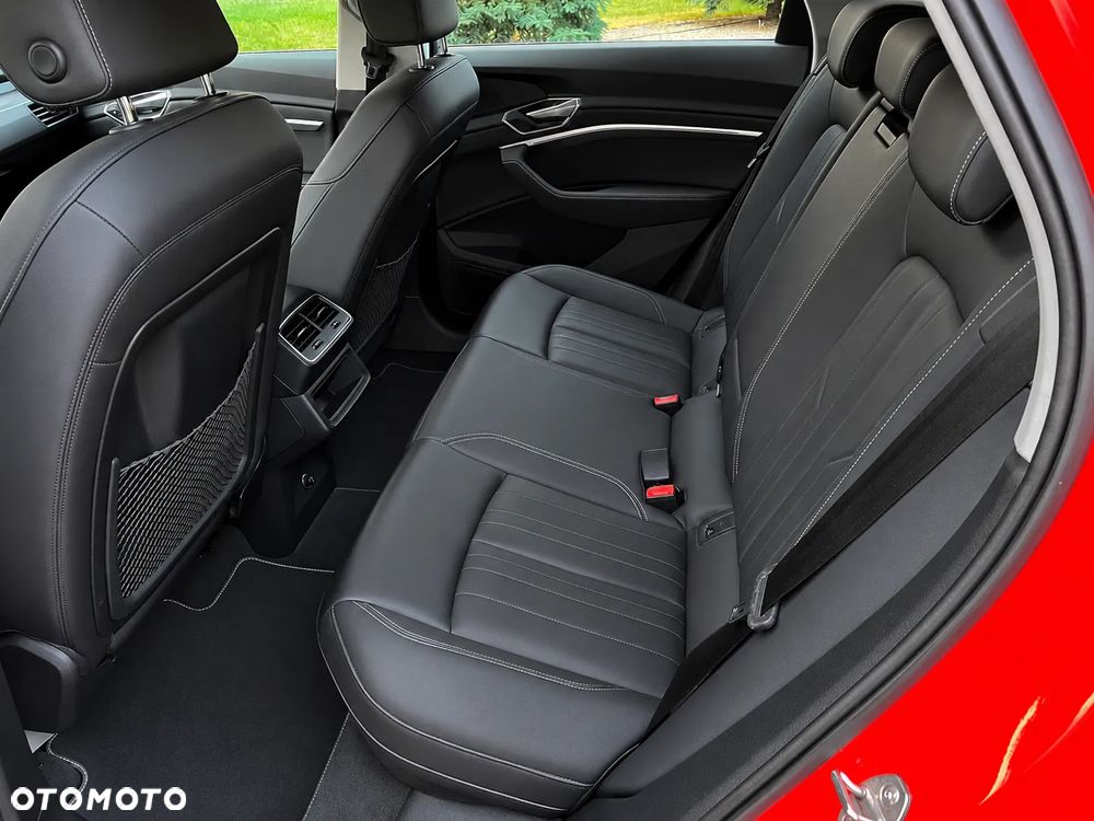 Audi e-tron - 32