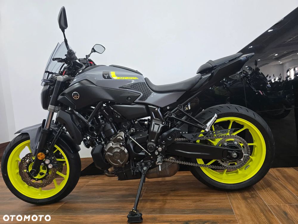 Yamaha MT - 7