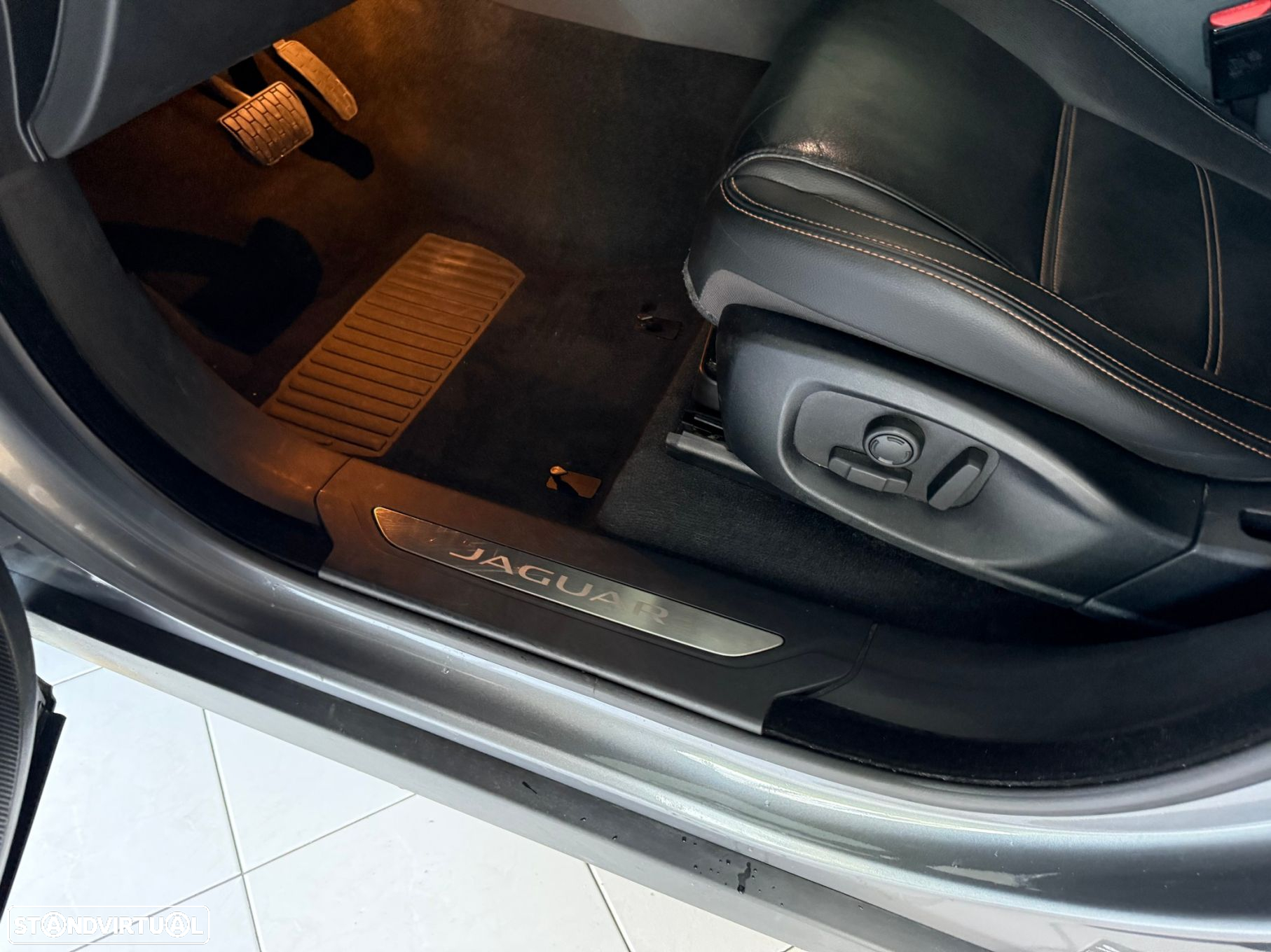Jaguar F-Pace 20d AWD Aut. R-Sport - 25