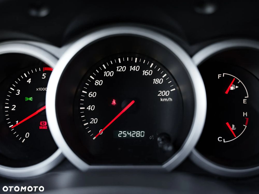 Suzuki Grand Vitara 1.9 DDiS Comfort + DPF Family - 21