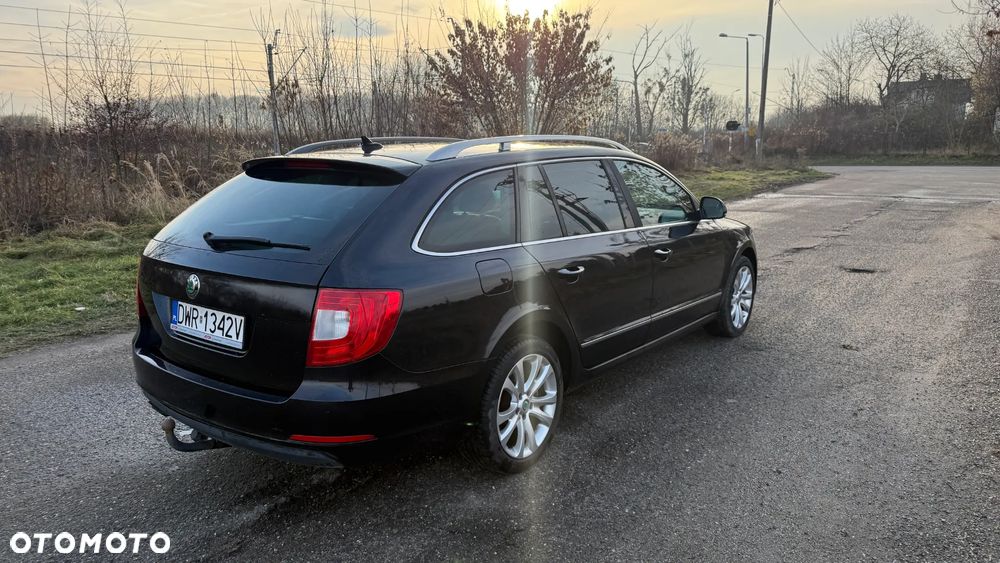 Skoda Superb 2.0 TDI Exclusive - 6