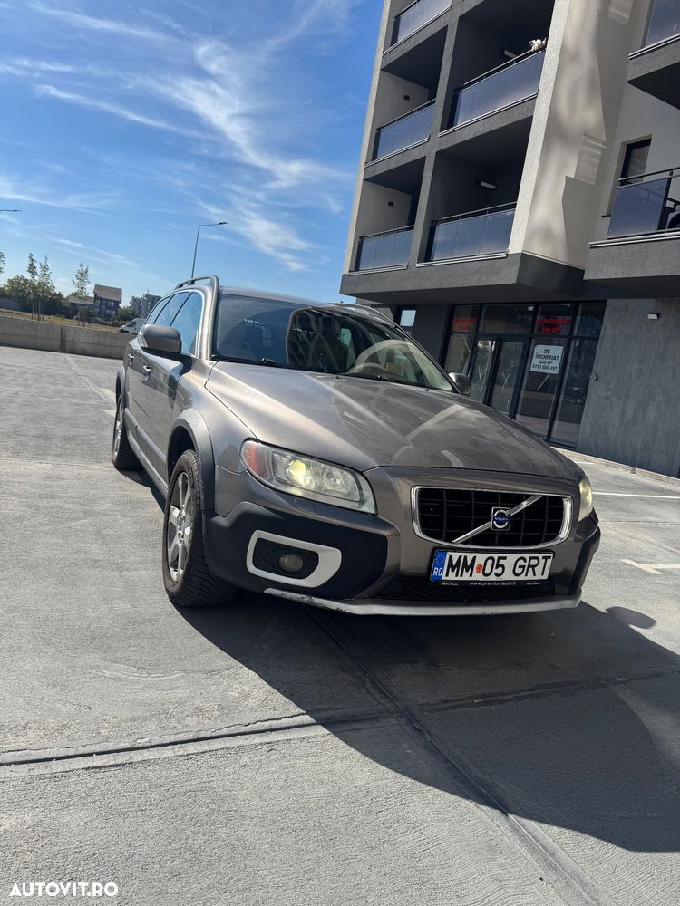 Volvo XC 70 D5 AWD Geartronic Momentum - 1