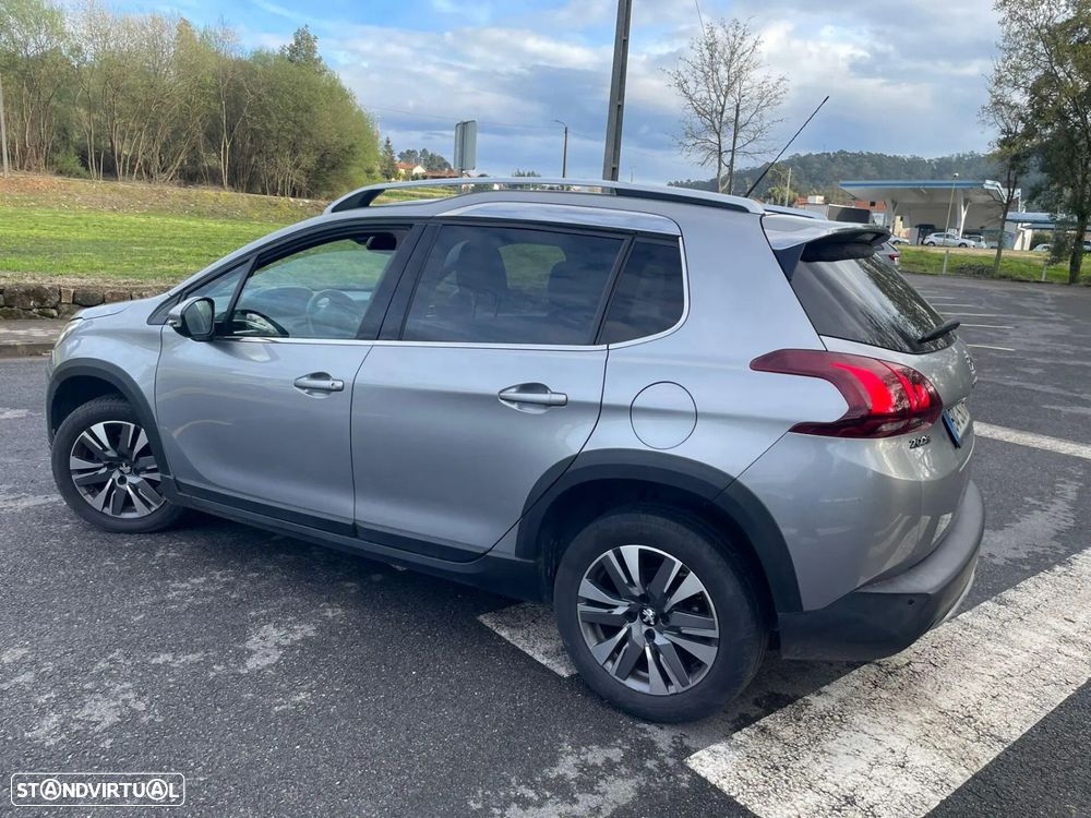 Peugeot 2008 1.2 PureTech Style - 12