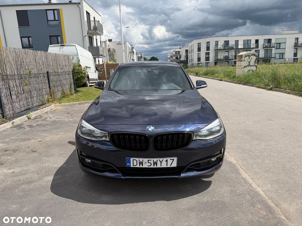 BMW 3GT 330i GPF Luxury Line - 2
