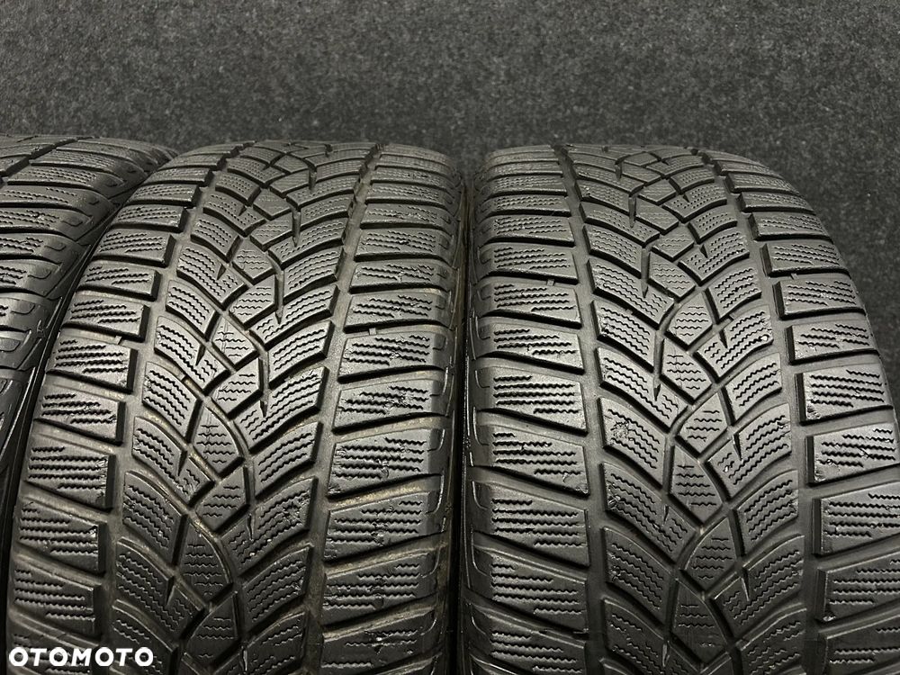 Opony zimowe Goodyear Ultra Grip Performance Gen-1 235/45/18 98V 4szt. - 3