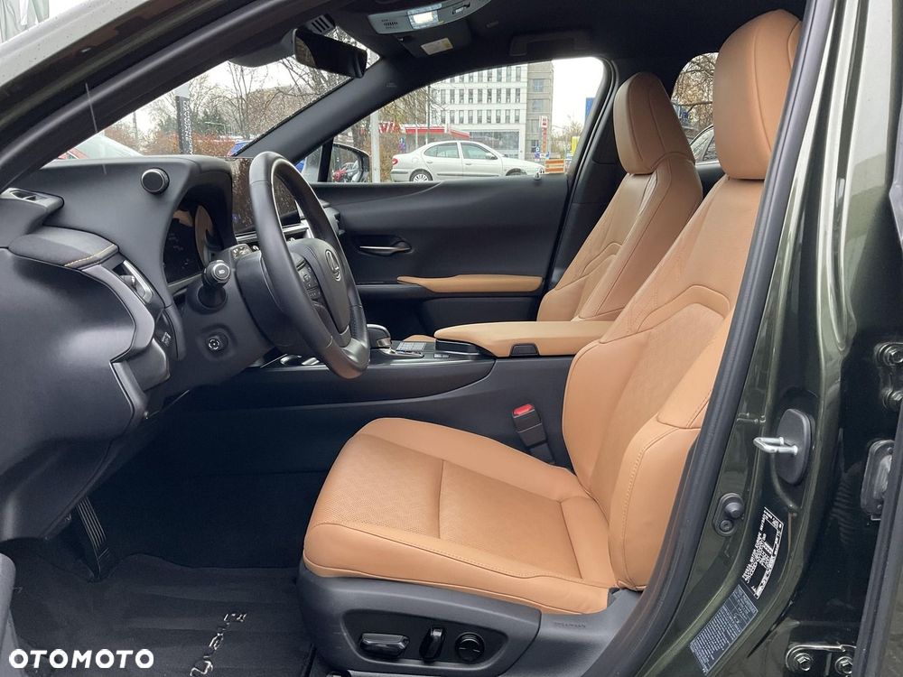 Lexus UX 300h Prestige AWD - 10