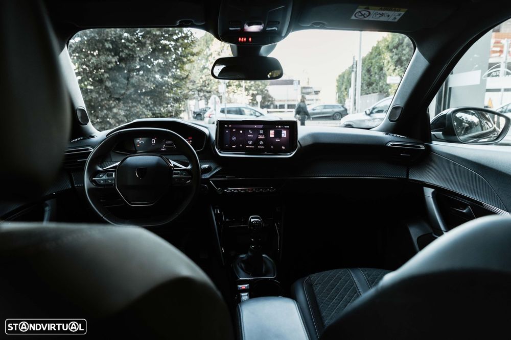 Peugeot 2008 1.2 PureTech Allure - 16