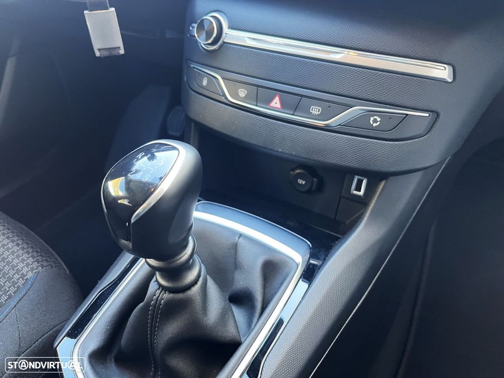 Peugeot 308 SW 1.5 BlueHDi Style - 22