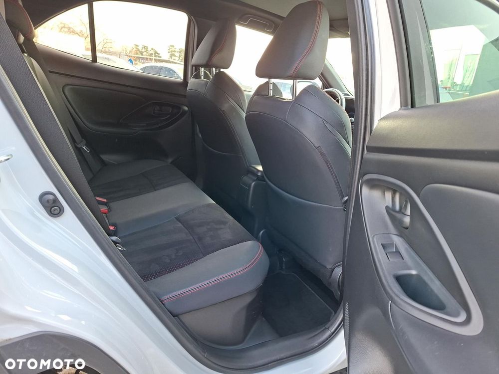 Toyota Yaris Cross Hybrid 1.5 GR Sport - 16