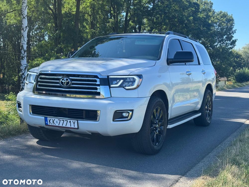 Toyota Sequoia - 1