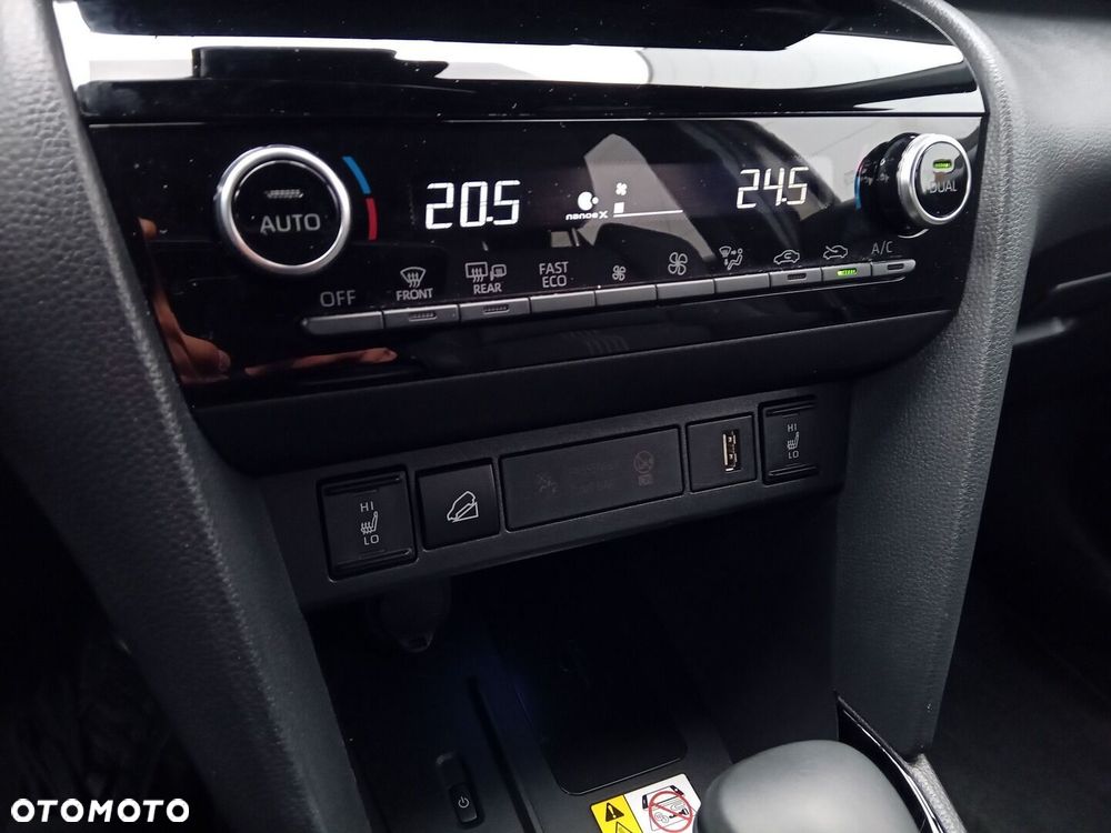Toyota Yaris Cross - 18