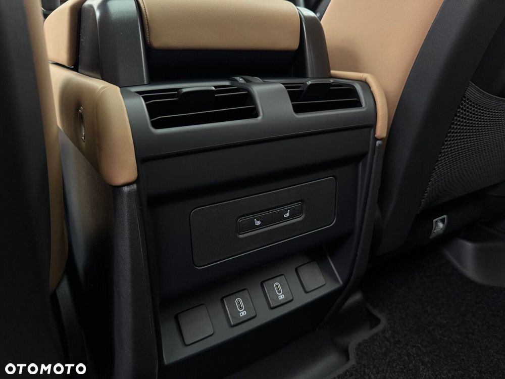 Land Rover Defender - 20