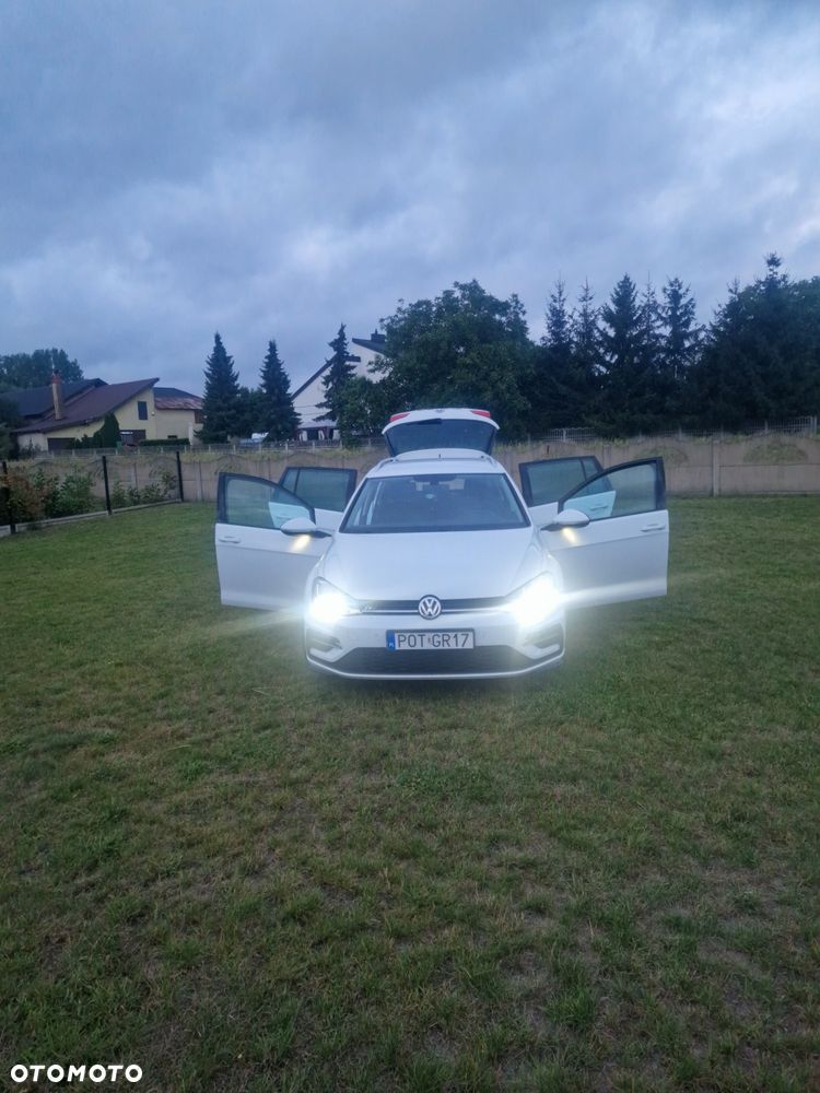 Volkswagen Golf - 1