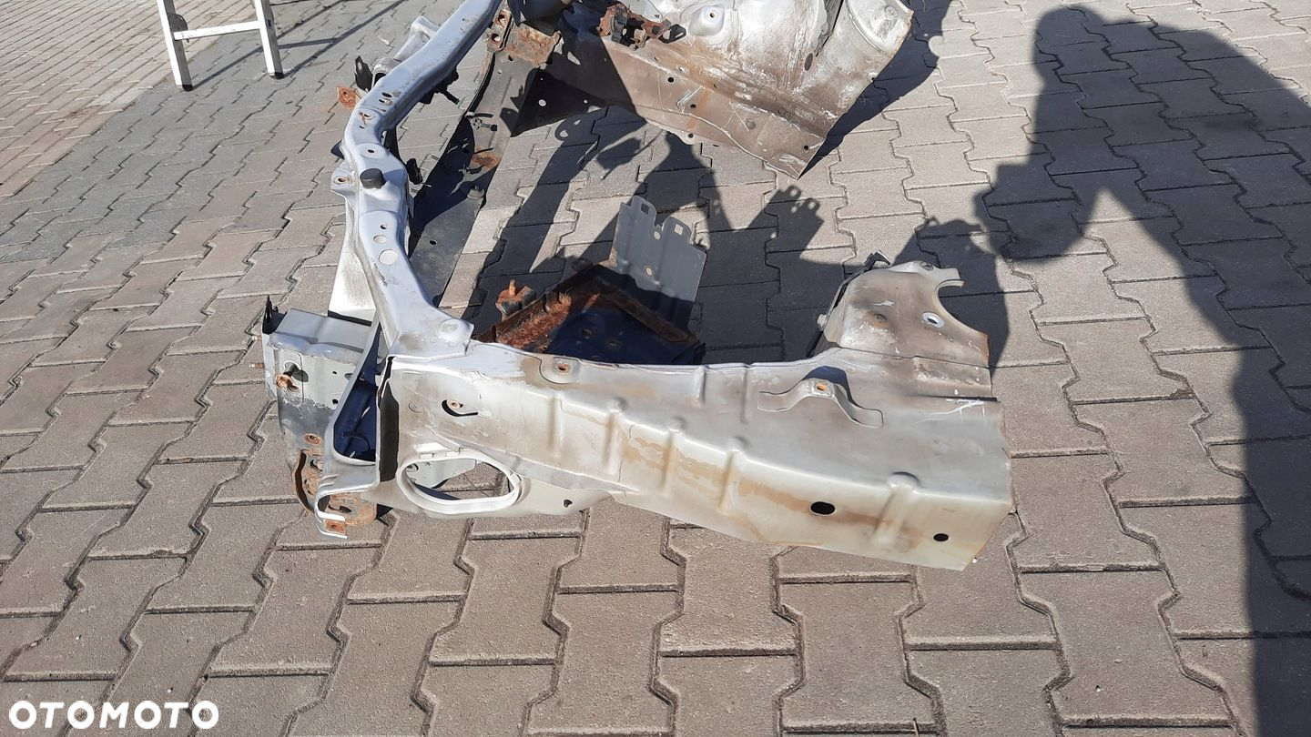 PAS PRZEDNI PODŁUZNICE NISSAN PRIMERA P12 - 6
