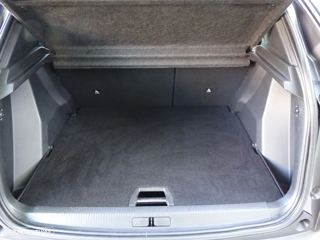 Peugeot 2008 1.2 PureTech Allure EAT8 - 24