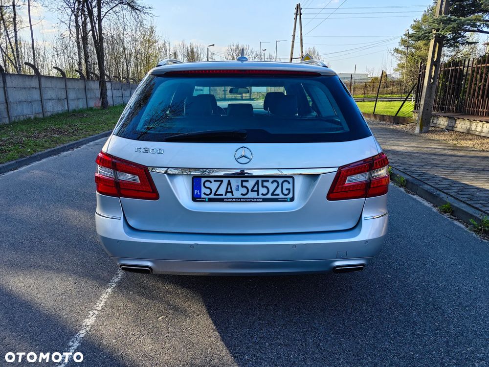 Mercedes-Benz Klasa E 200 CGI BlueEffICIENCY Avantgarde - 18