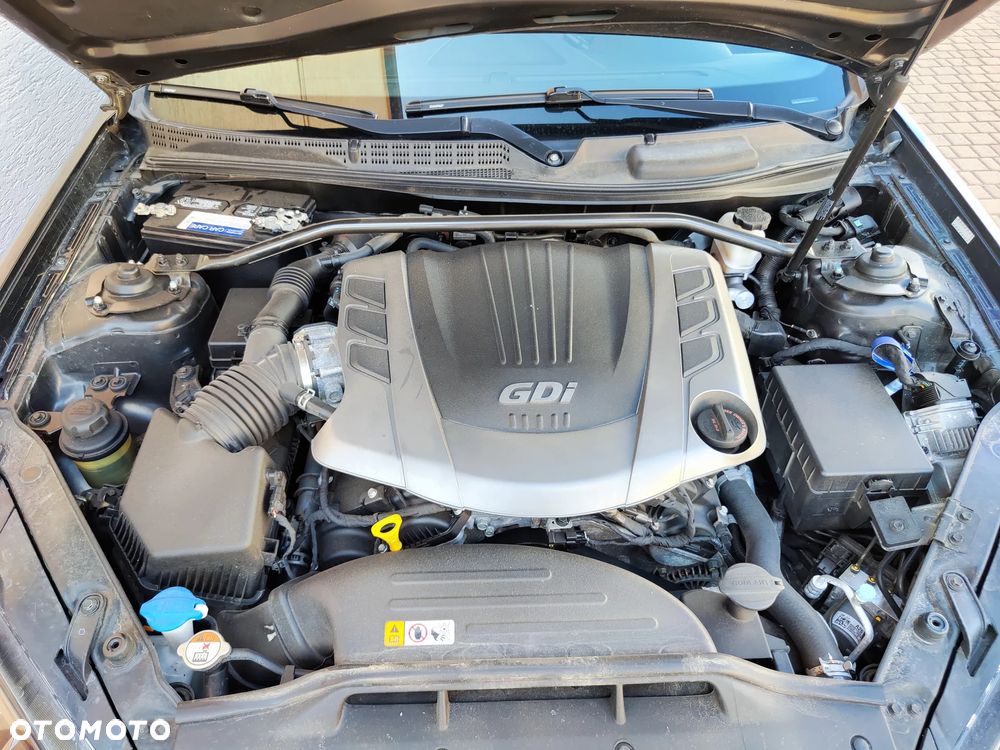 Hyundai Genesis Coupe 3.8 V6 Executive - 11