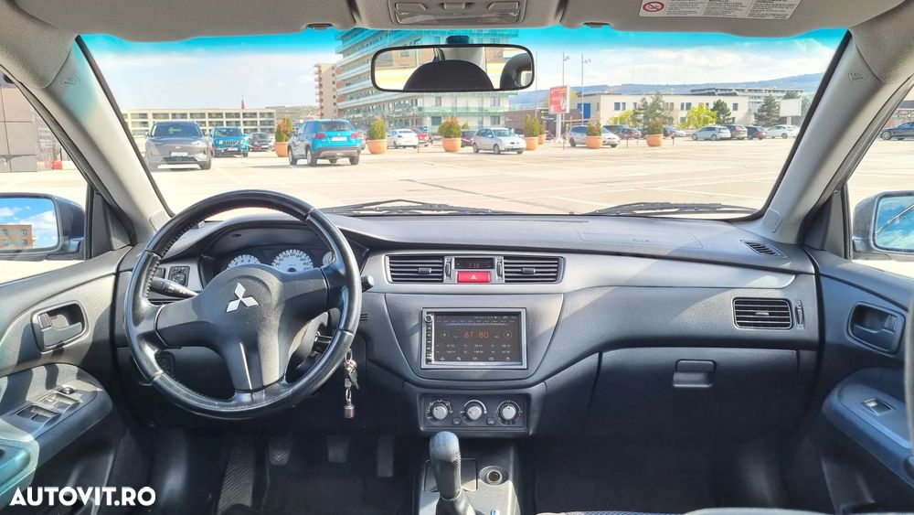 Mitsubishi Lancer 1.6 Invite - 12