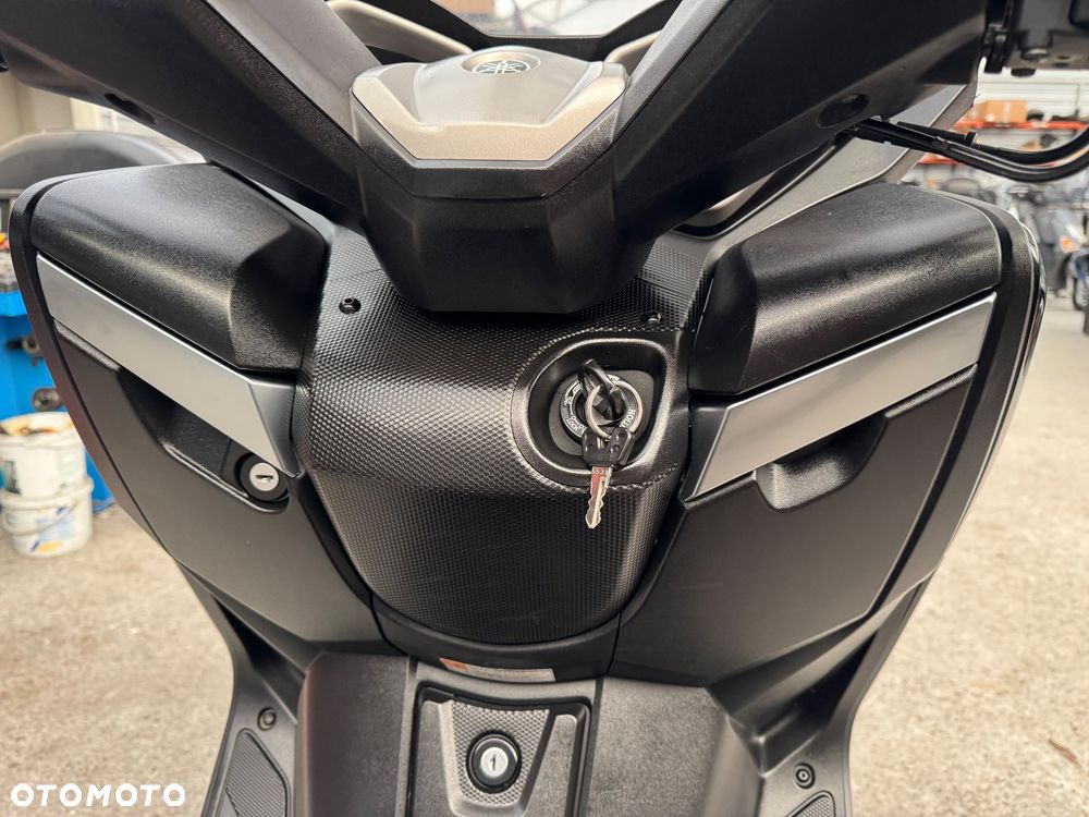 Yamaha X-max - 12