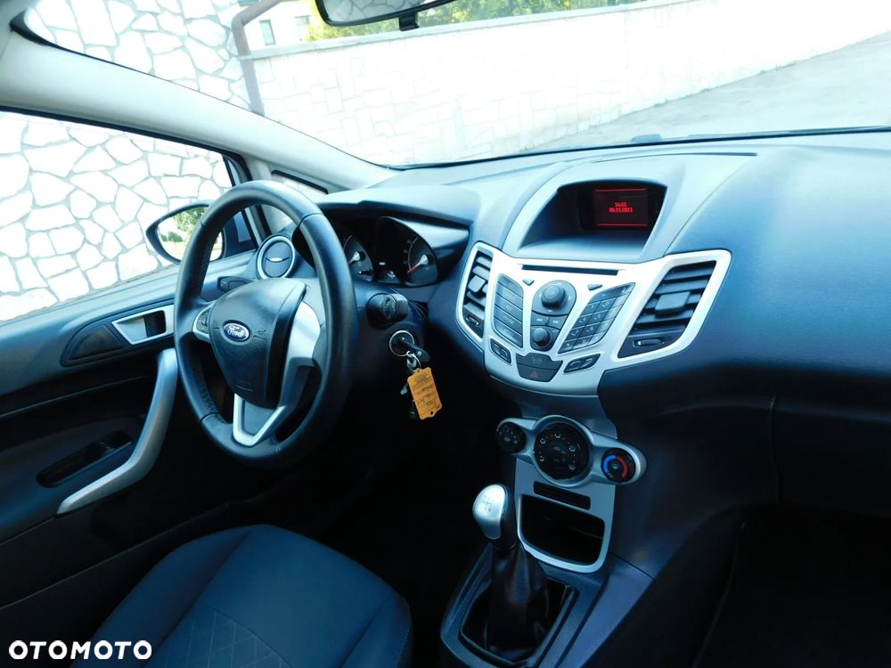 Ford Fiesta 1.25 Champions Edition - 13