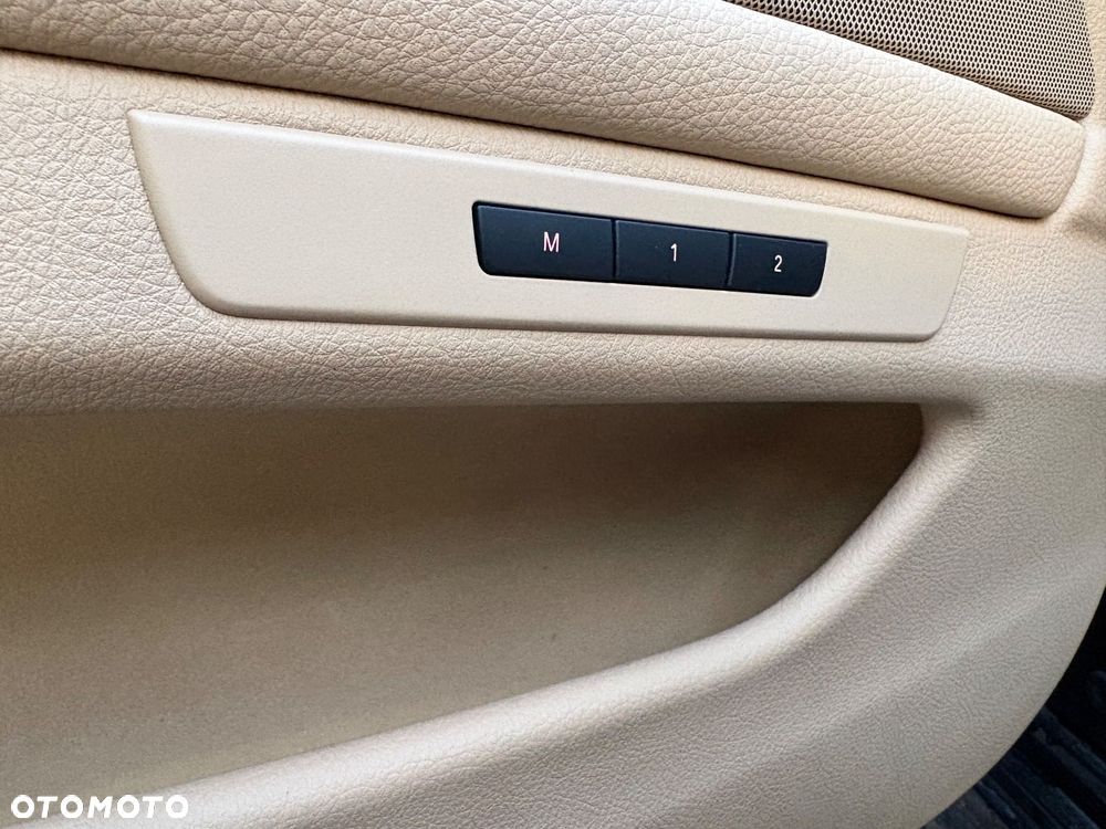 BMW Seria 5 535i - 38
