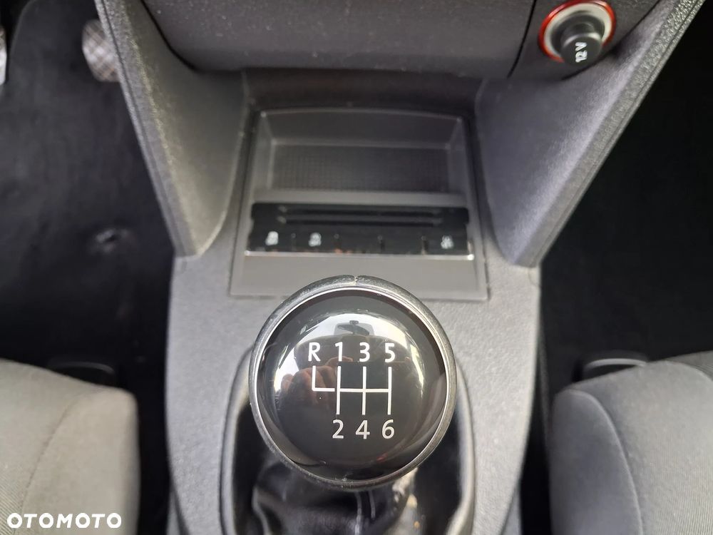 Volkswagen Touran 1.6 TDI DPF MATCH - 16