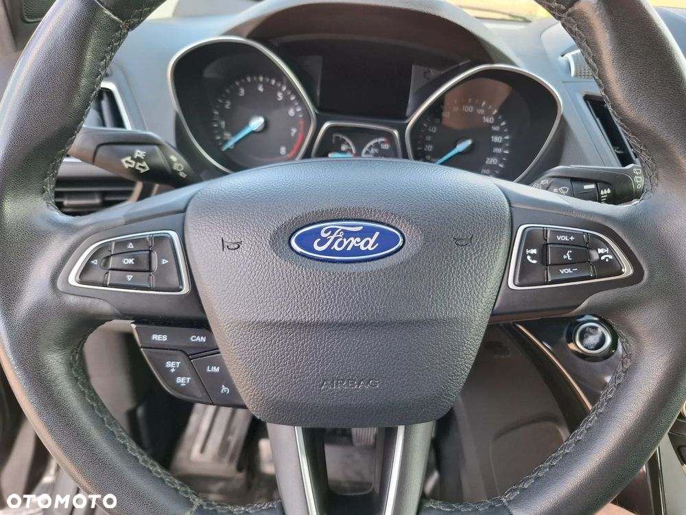 Ford Kuga 1.5 EcoBoost 2x4 Titanium - 23