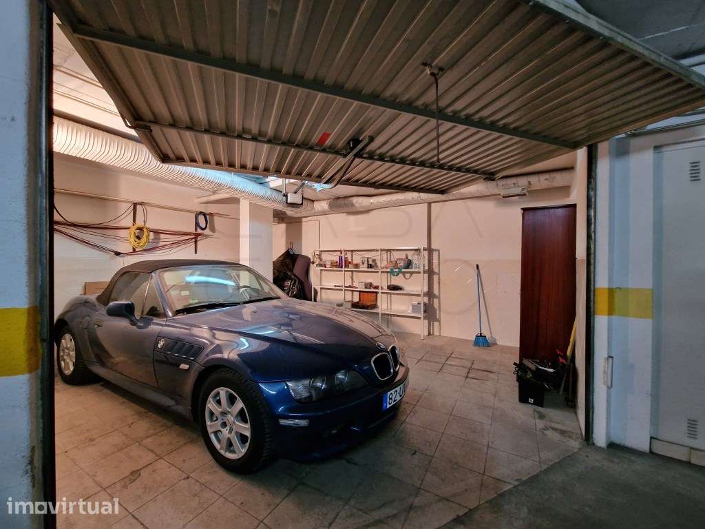 Garagem/Box com luz - Praça do Brasil - Junto ao terminal de transp... - Grande imagem: 2/6