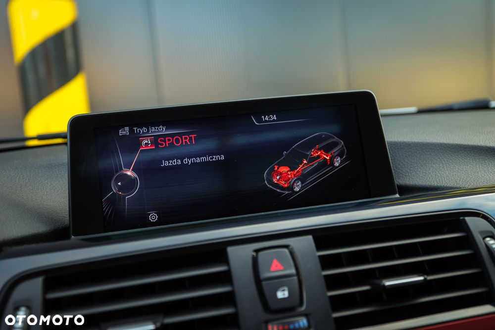 BMW Seria 3 320d Efficient Dynamics Edition Sport Line - 35