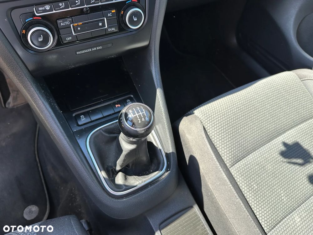 Volkswagen Golf - 16