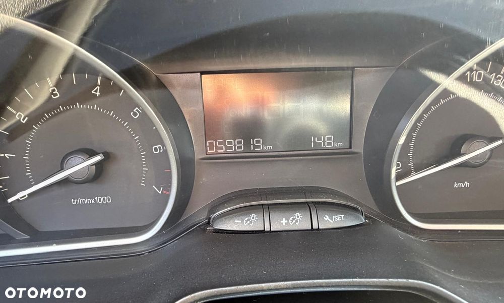 Peugeot 208 1.2 PureTech Active - 13