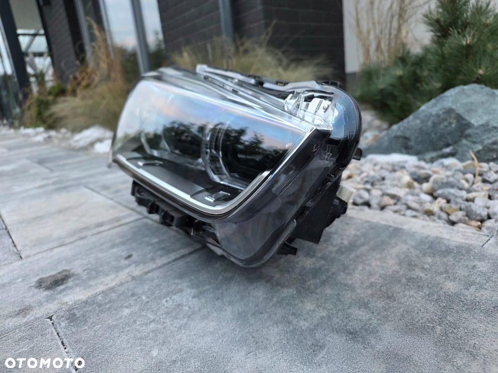 BMW X1 F48 Lampa prawa przód Full Led Dynamic 7495004-03 - 3